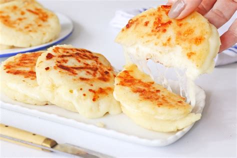  Arepas de Queso: Ein cremiger Schmelz im knusprigen Teigmantel!